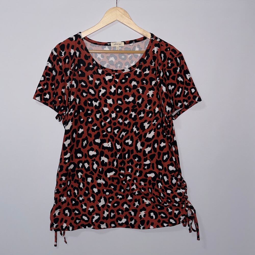 Urban Rose women’s Plus Size 2X Leopard Print Ruched Tunic Top